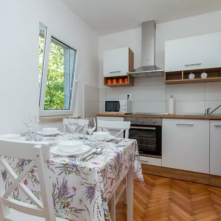 Juratovec Appartement *