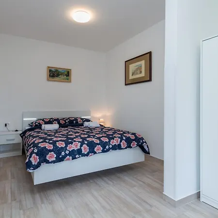 Juratovec Appartement *