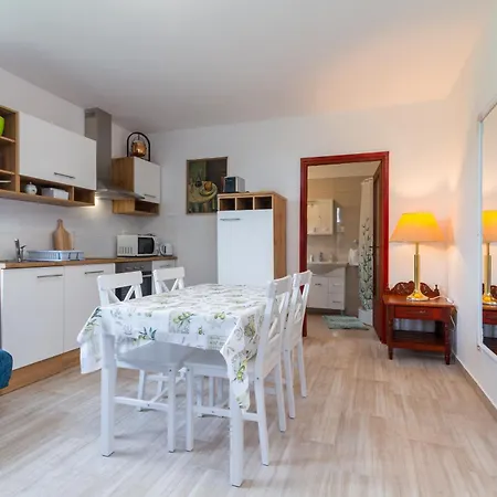 Juratovec Appartement *