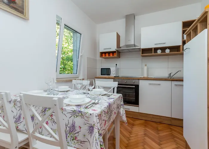 Juratovec דירה *