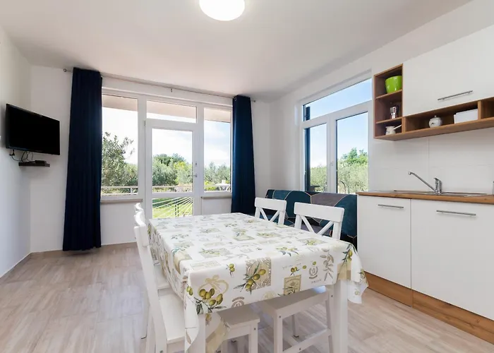 Juratovec * בפורטורוז